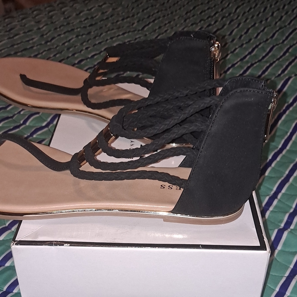 Guess Sandals - Picture 1 of 6